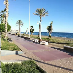 https://apartamento-junto-al-mar-la-cala-del-moral.1costadelsol.com